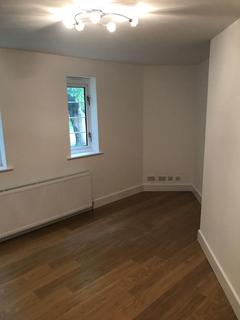 2 bedroom flat to rent, Alexandra Avenue, Harrow HA2