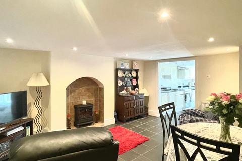 3 bedroom end of terrace house for sale, Spark Street, Huddersfield, HD3