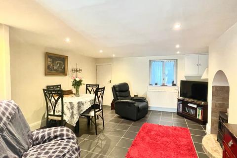 3 bedroom end of terrace house for sale, Spark Street, Huddersfield, HD3