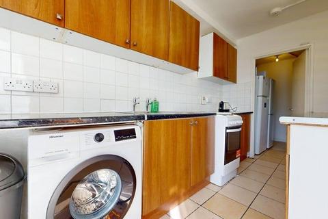 1 bedroom in a house share to rent, Bayham Street, London NW1