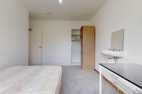 1 bedroom in a house share to rent, Bayham Street, London NW1