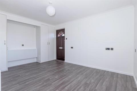 31 Friar Walk, Worthing, BN13 1BL