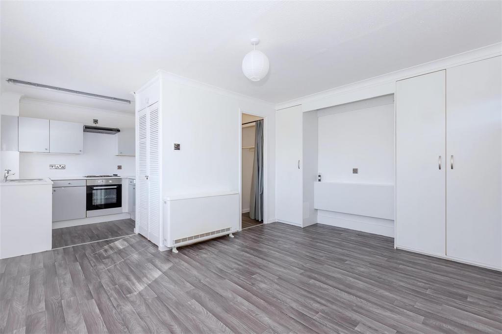 For Sale by Aspire Residential   Friar Walk