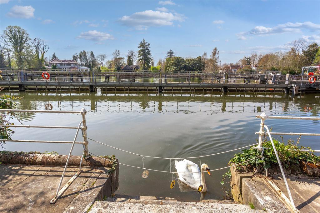 Mooring