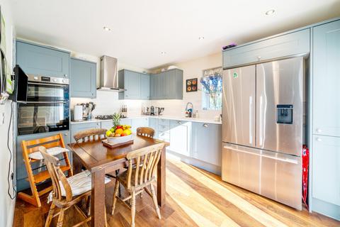5 bedroom detached house for sale, Melrose Walk, Tewkesbury, Gloucestershire