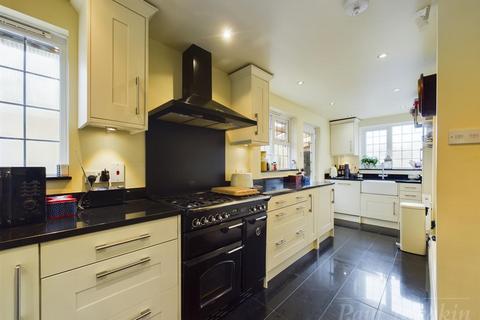 undefined, Sanderstead Hill, South Croydon