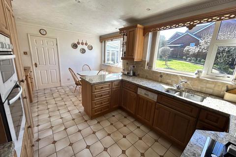 4 bedroom detached house for sale, 11 Brandwood, Oldham, OL1 2TP