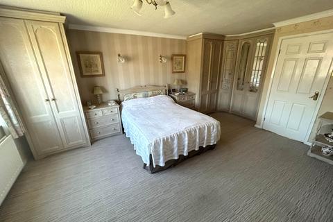 4 bedroom detached house for sale, 11 Brandwood, Oldham, OL1 2TP