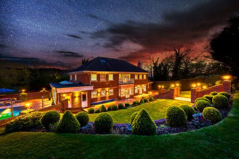 4 bedroom detached house for sale, Benfleet SS7
