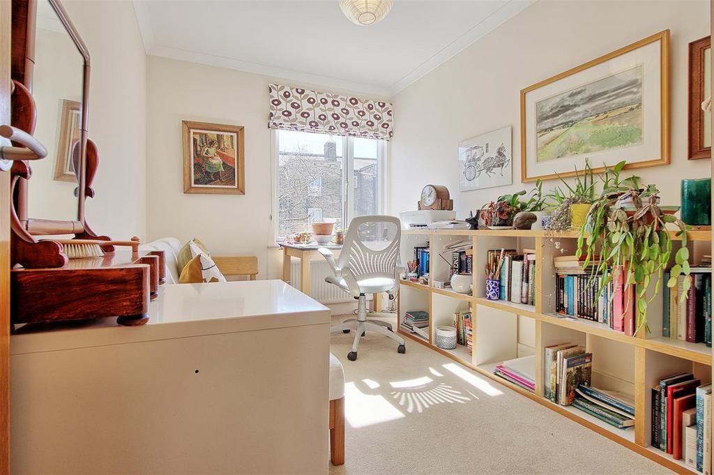 Bedroom 4.jpg