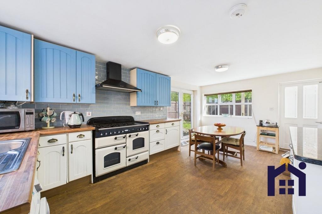 Dining kitchen