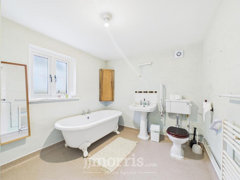 Bath/Wet Room