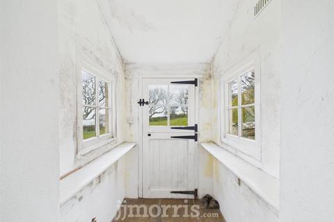 undefined, Penmynydd, Dinas Cross