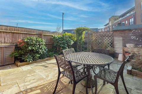 24, Bradley Court Crossley Road, Worcester, WR5 3GH