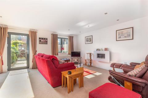 24, Bradley Court Crossley Road, Worcester, WR5 3GH