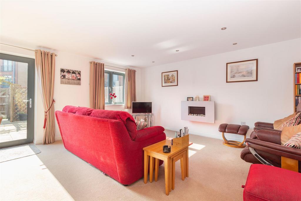 Living room 4.jpg