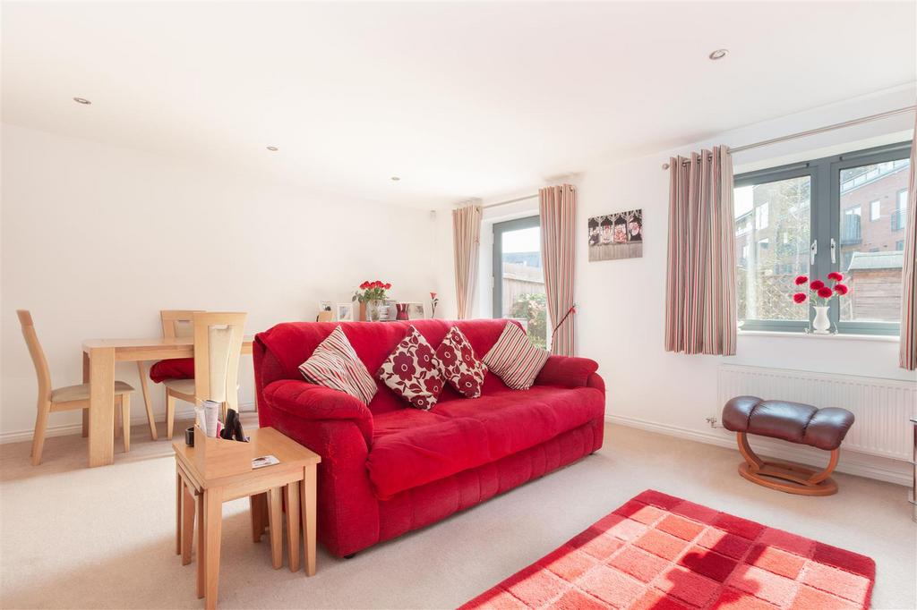 Living room 7.jpg