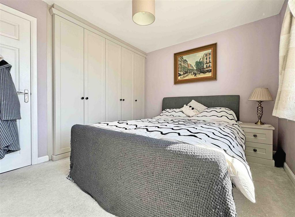 Master Bedroom b.jpg