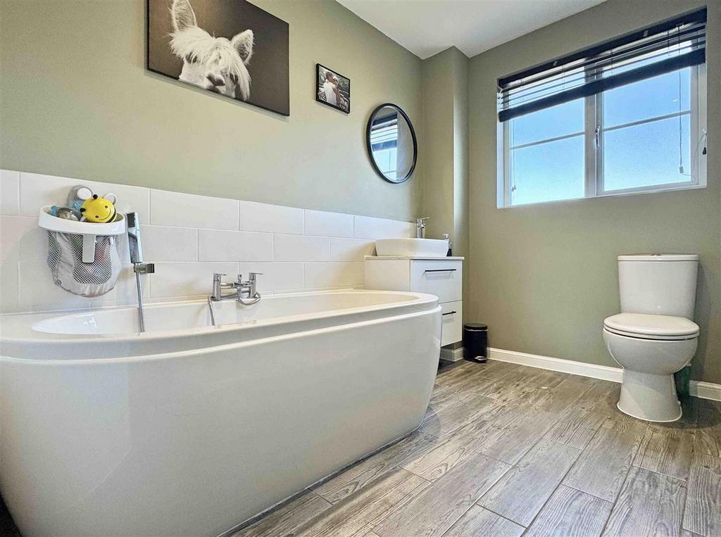 Bathroom.jpg