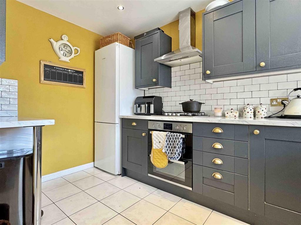 Kitchen c.jpg