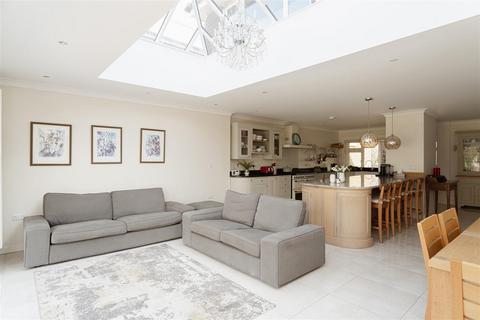 38 Park Lane, Reigate, RH2 8JX