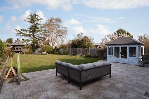 38 Park Lane, Reigate, RH2 8JX