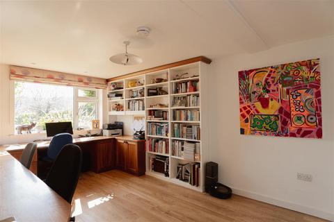 38 Park Lane, Reigate, RH2 8JX