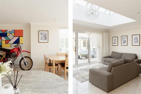 38 Park Lane, Reigate, RH2 8JX