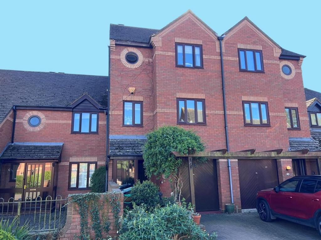 RZ5 Q-6 4 HUq VSmy Itk6x A-Photoroom.png