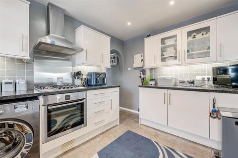10 Castle Close, Worthing, BN13 1BT
