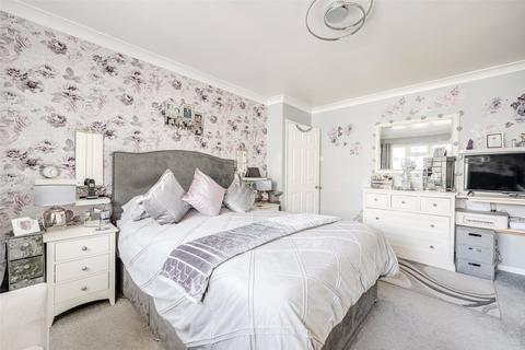 10 Castle Close, Worthing, BN13 1BT