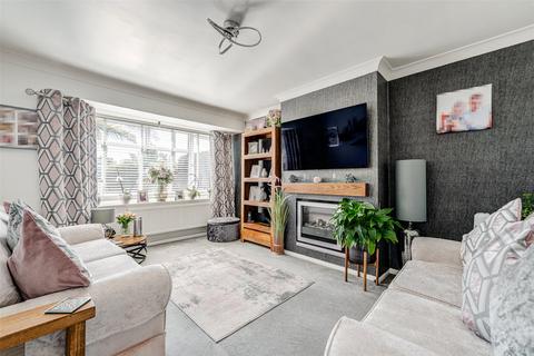 10 Castle Close, Worthing, BN13 1BT