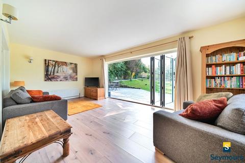 4 bedroom detached house for sale, High View Road, Surrey GU2