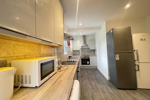 3 bedroom terraced house to rent, Hersey Street, Salford M6