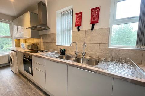 3 bedroom terraced house to rent, Hersey Street, Salford M6