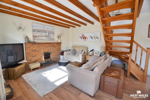 2 bedroom cottage for sale, Burton,