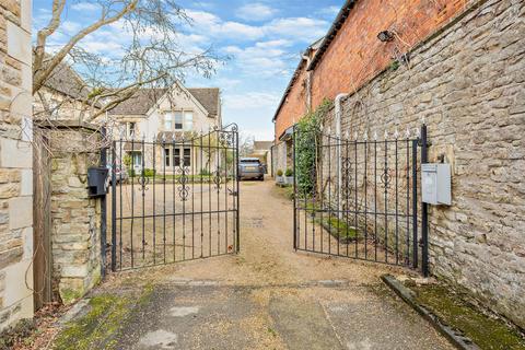 2 bedroom character property to rent, West Street, Oundle