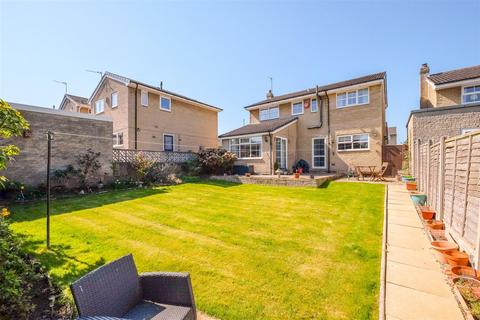 5 bedroom detached house for sale, Wentworth Court, Brighouse