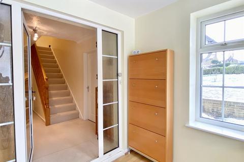 5 bedroom detached house for sale, Wentworth Court, Brighouse