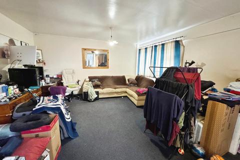 3 bedroom flat for sale, Holden Close, Erdington, Birmingham, B23