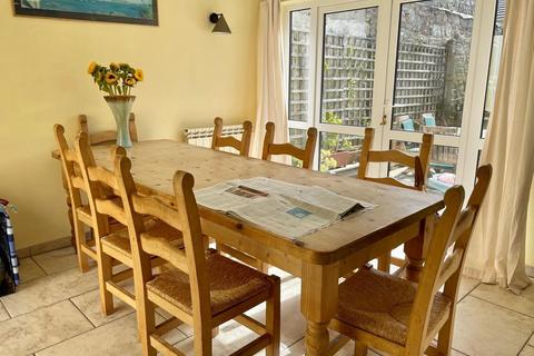4 bedroom detached house for sale, 7 Longis Road, Alderney
