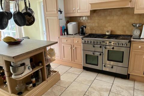 4 bedroom detached house for sale, 7 Longis Road, Alderney