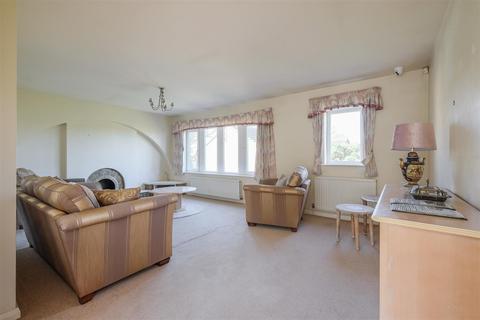 2 bedroom detached house for sale, Spenfield Court, Liversedge