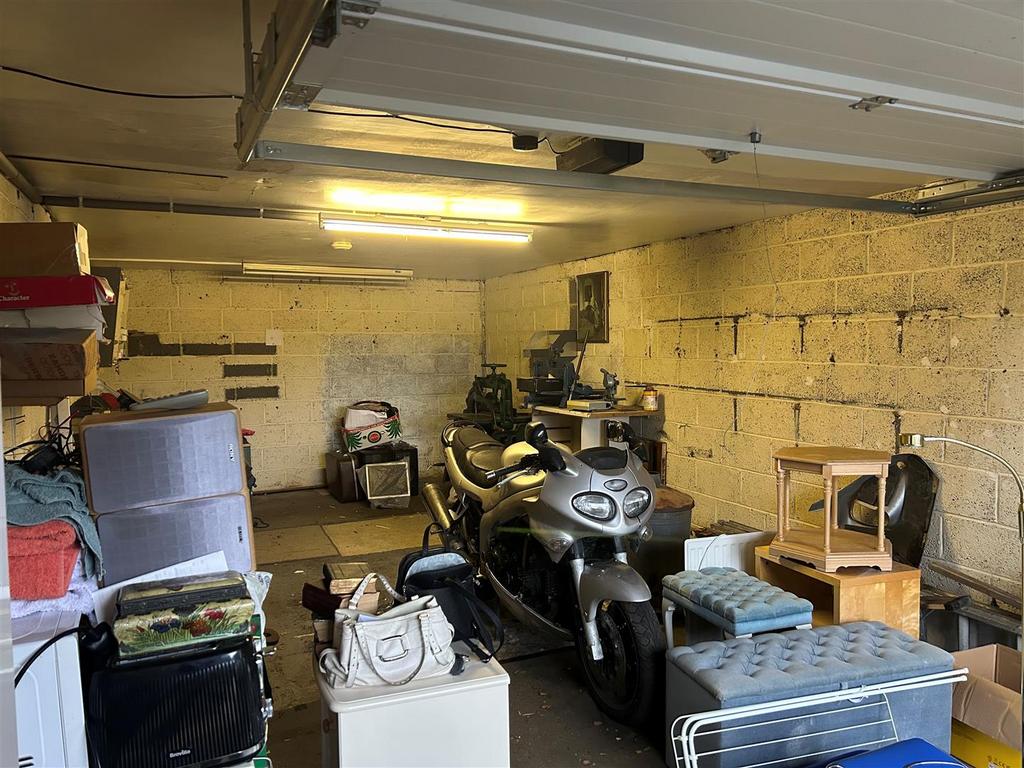 Garage.jpg