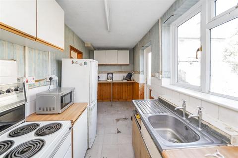 2 bedroom end of terrace house for sale, Otterbourne Road, London E4