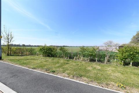 9 Buntings Close, Blunham, Bedford, MK44 3FE