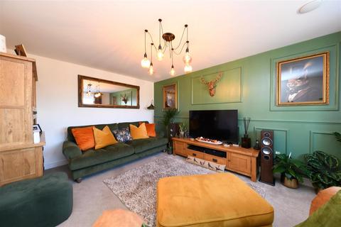 9 Buntings Close, Blunham, Bedford, MK44 3FE