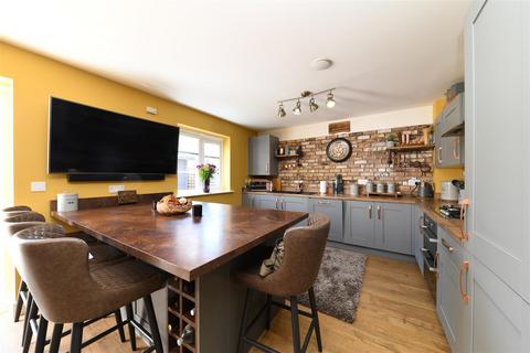 9 Buntings Close, Blunham, Bedford, MK44 3FE