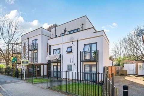 Buckingham Road, Edgware, HA8