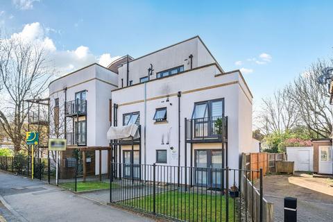 Buckingham Road, Edgware, HA8